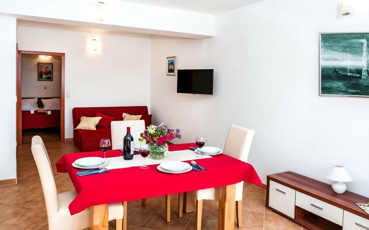 Apartmani Ami Podstrana Kültér fotó