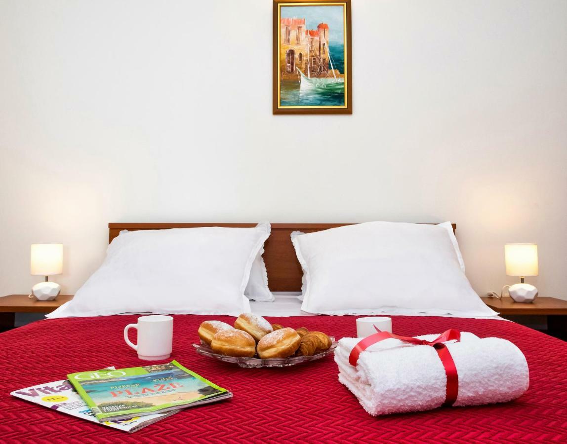 Apartmani Ami Podstrana Kültér fotó