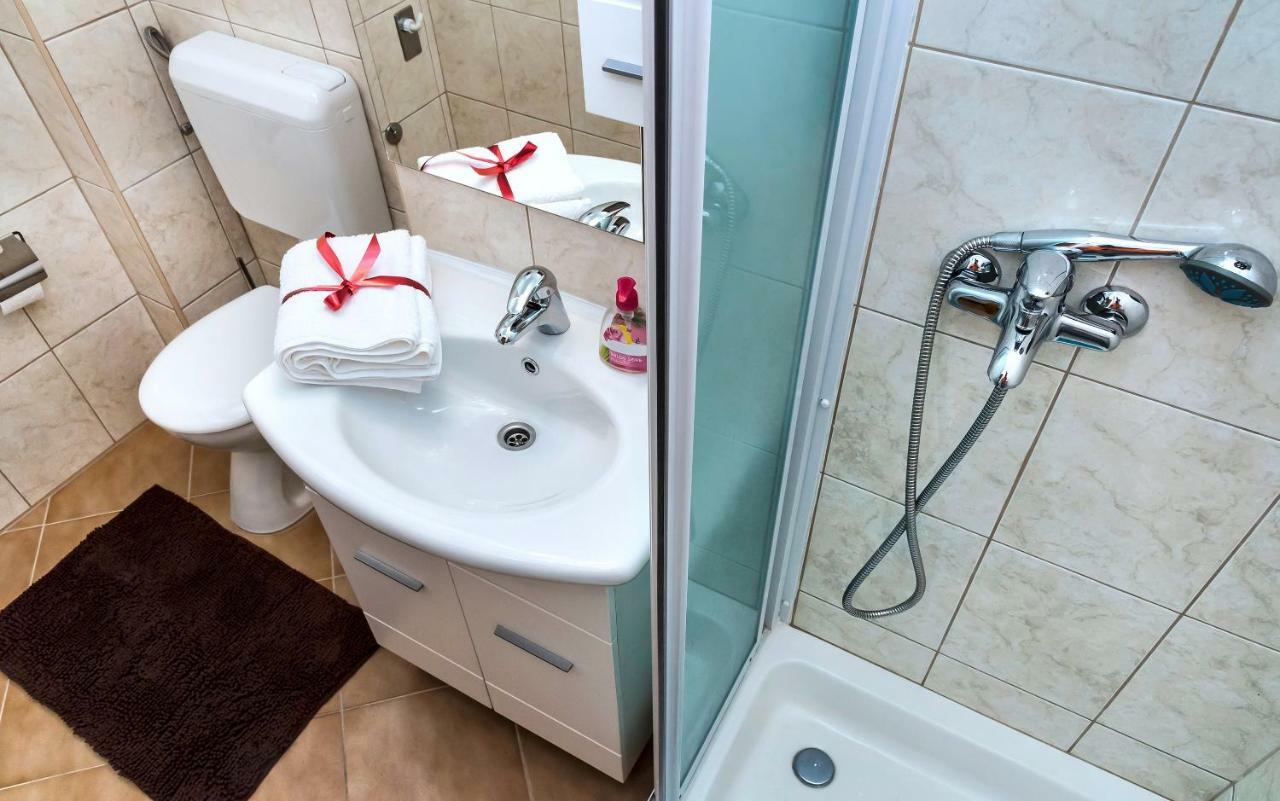 Apartmani Ami Podstrana Kültér fotó